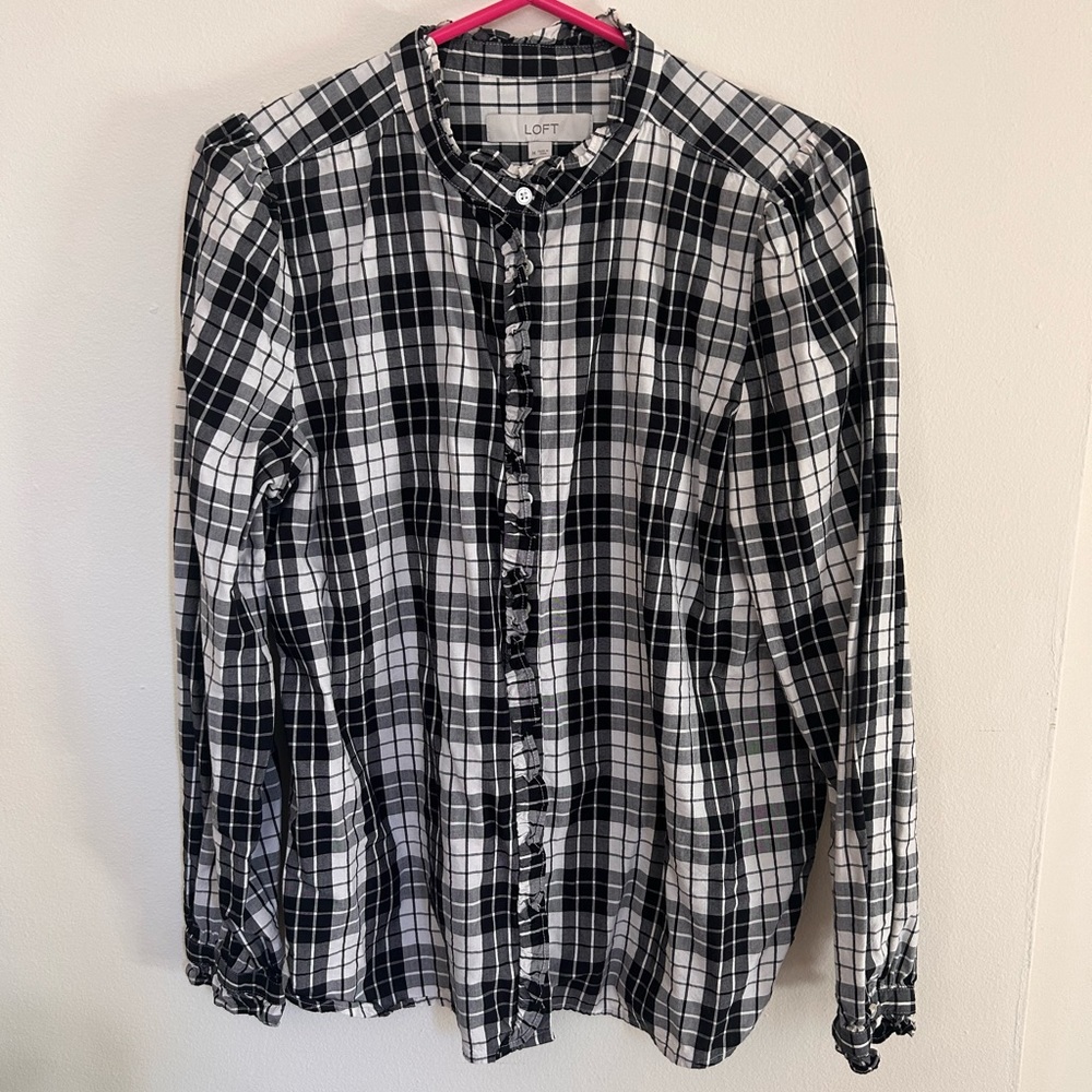 Like New - LOFT light weight plaid check ruffle button down